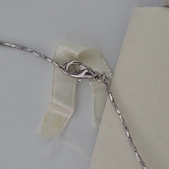 Silver Costume Jewelry Set NWOT - Picture 4 of 4